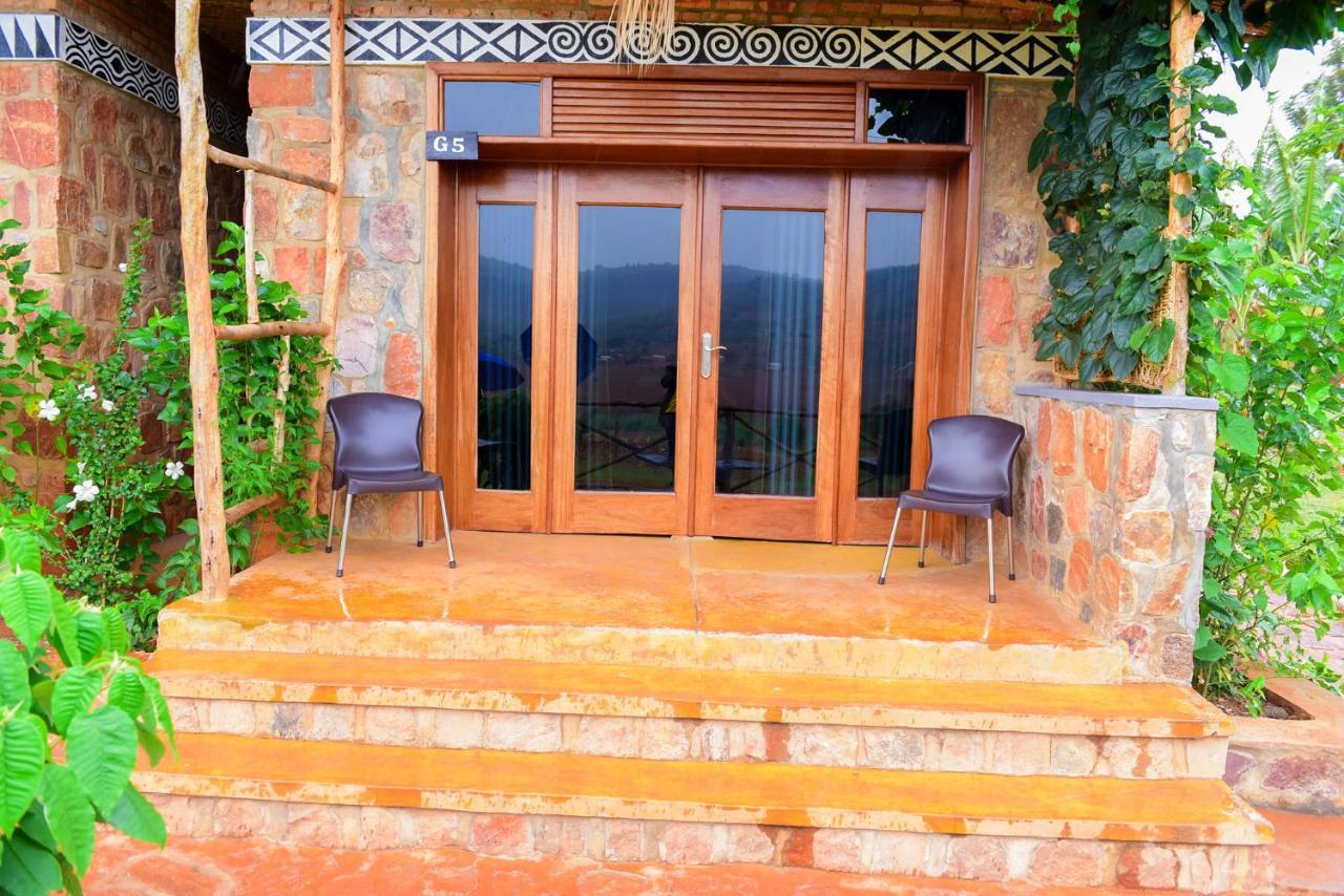 Akagera Transit Lodge Bagian luar foto