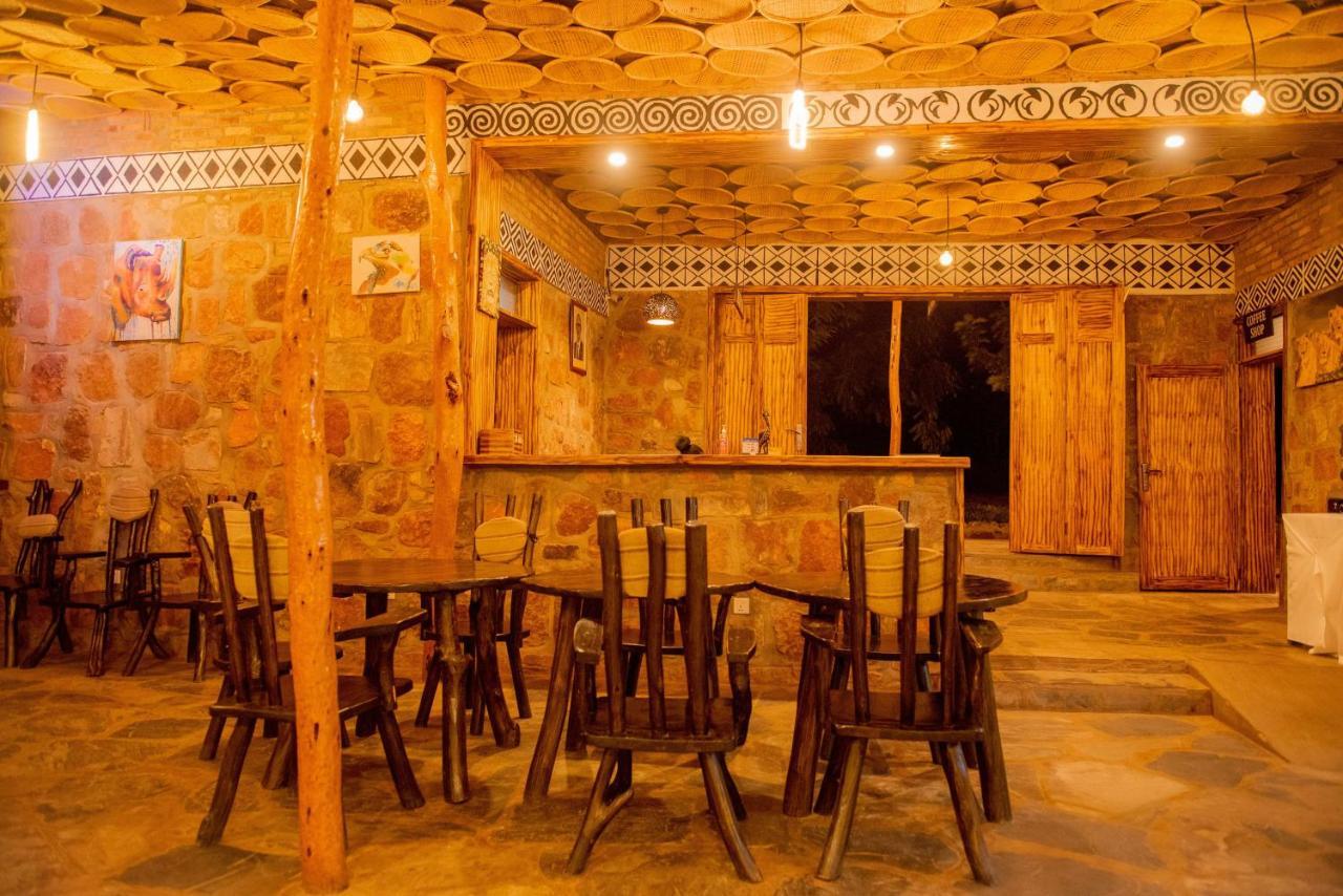 Akagera Transit Lodge Bagian luar foto