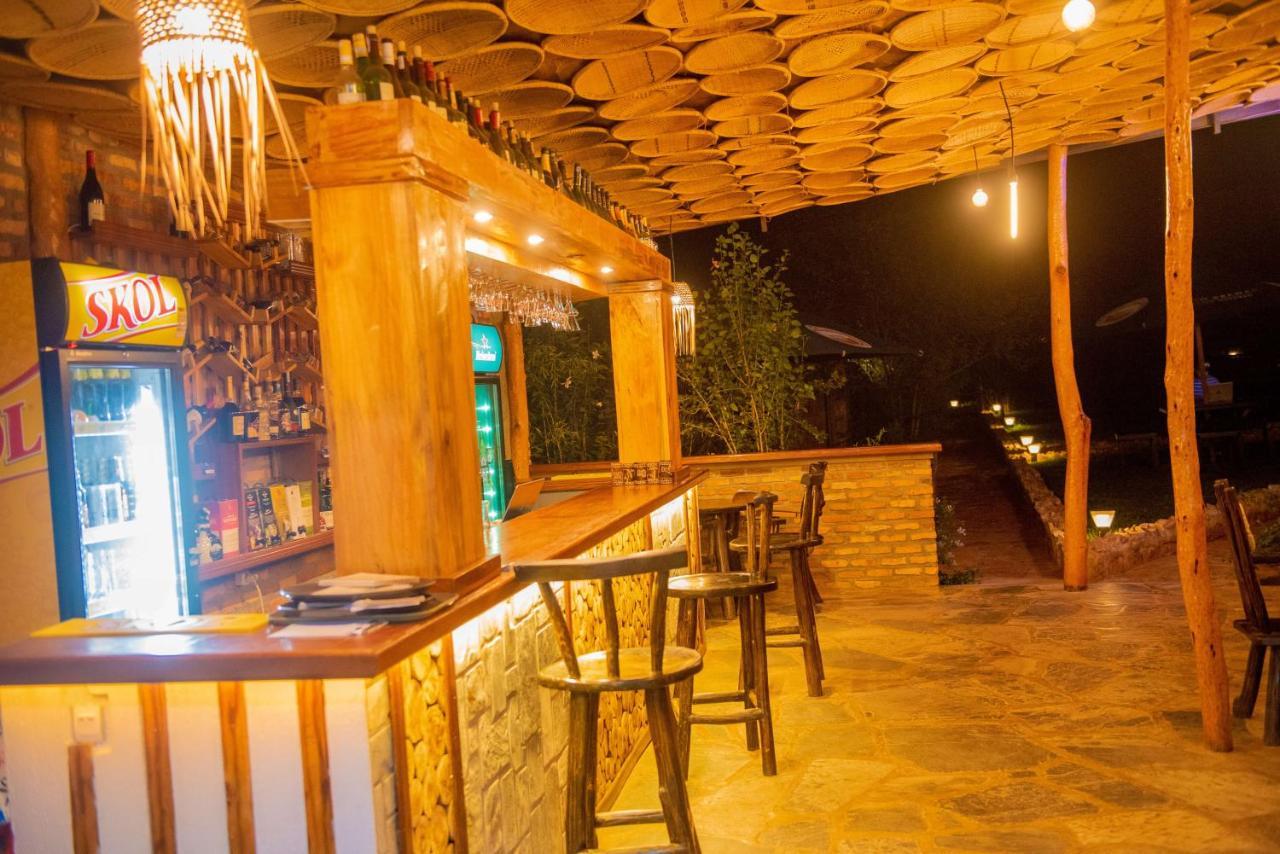 Akagera Transit Lodge Bagian luar foto