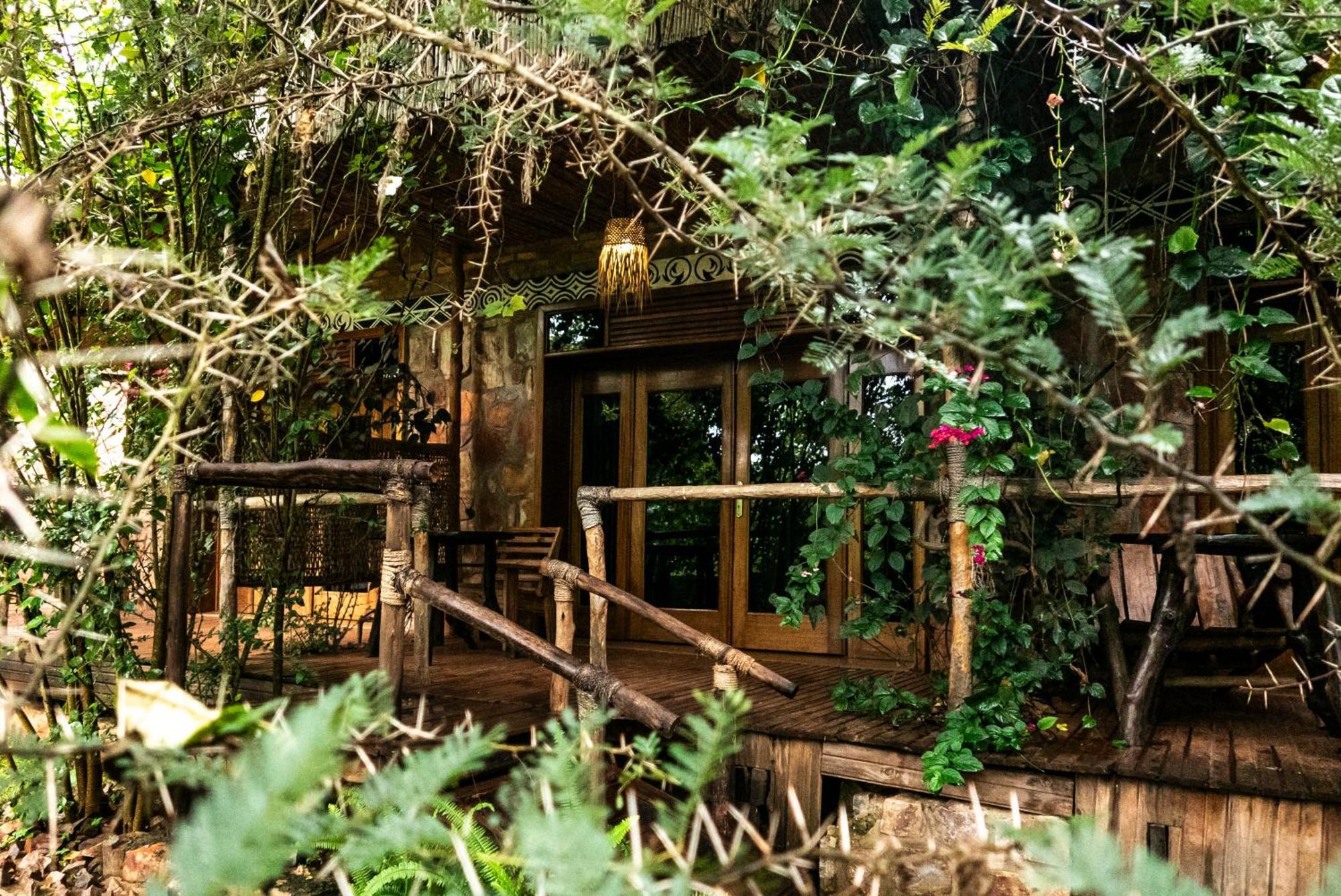 Akagera Transit Lodge Bagian luar foto