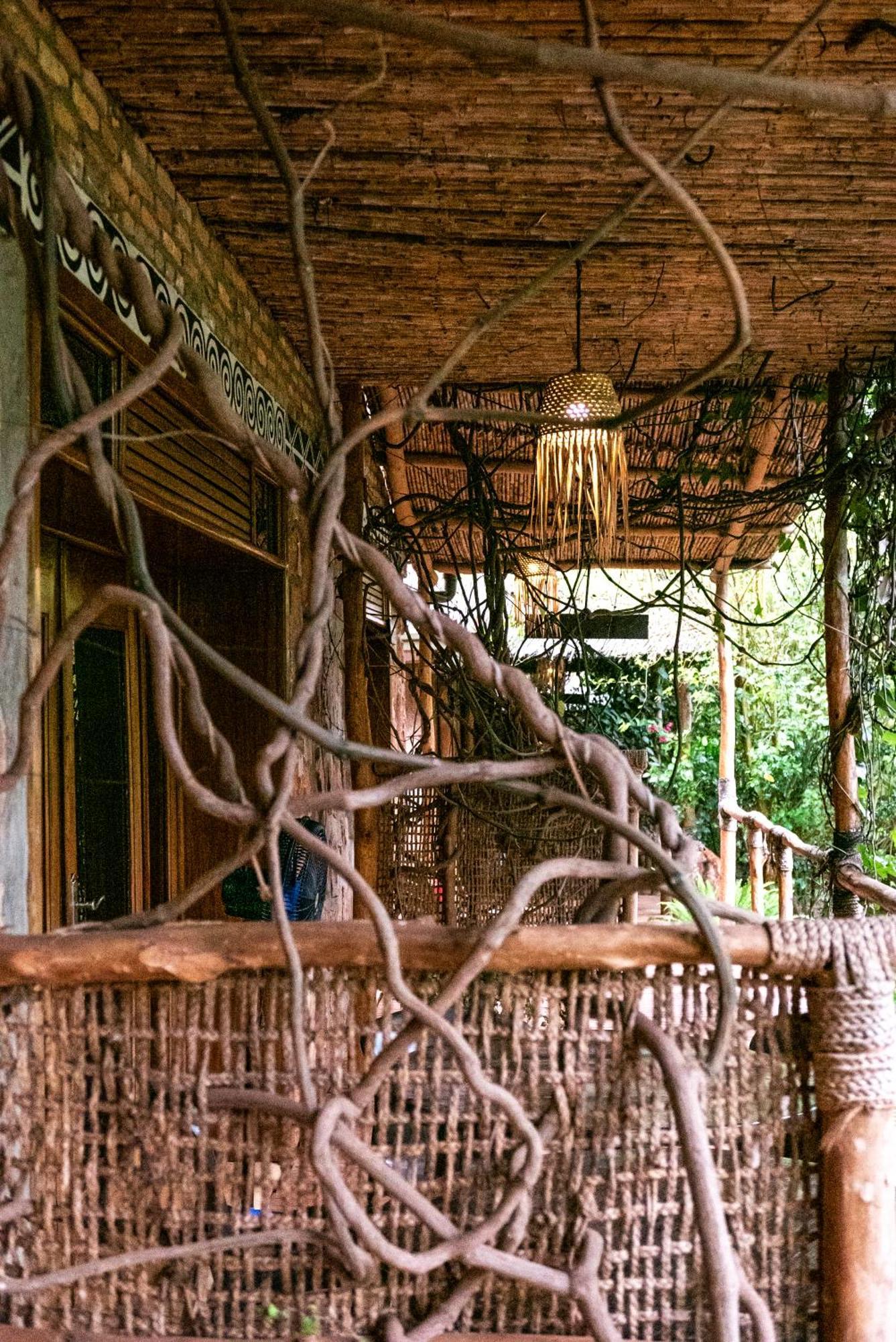 Akagera Transit Lodge Bagian luar foto
