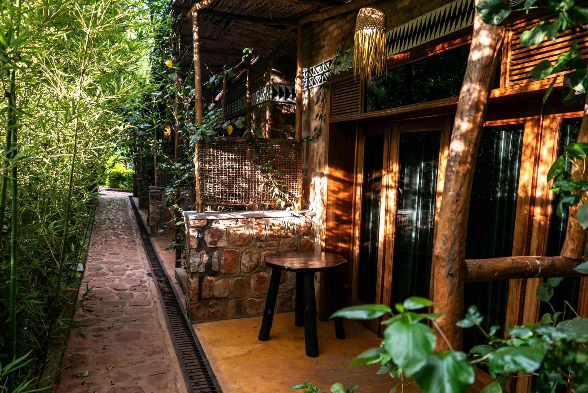 Akagera Transit Lodge Bagian luar foto