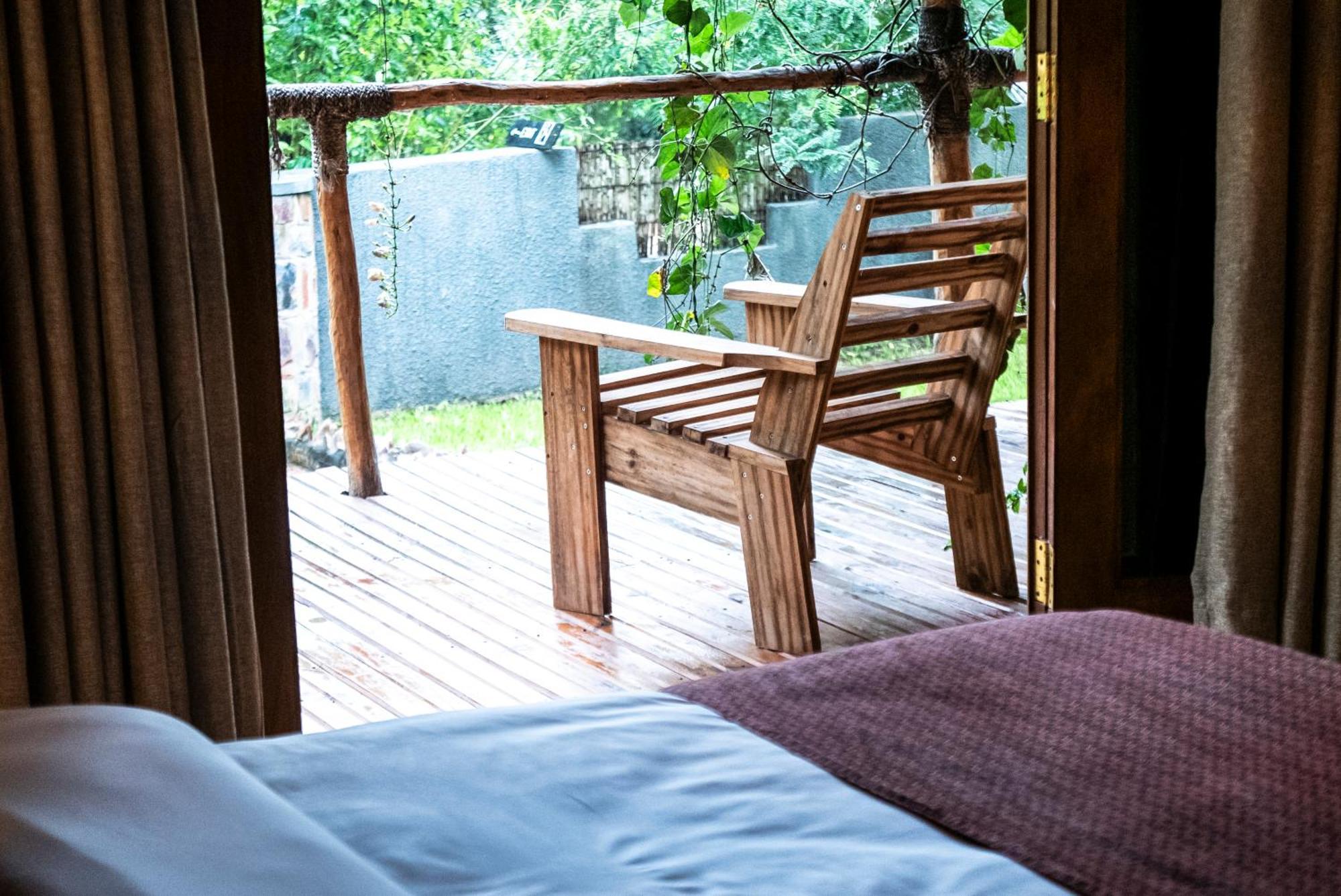 Akagera Transit Lodge Bagian luar foto
