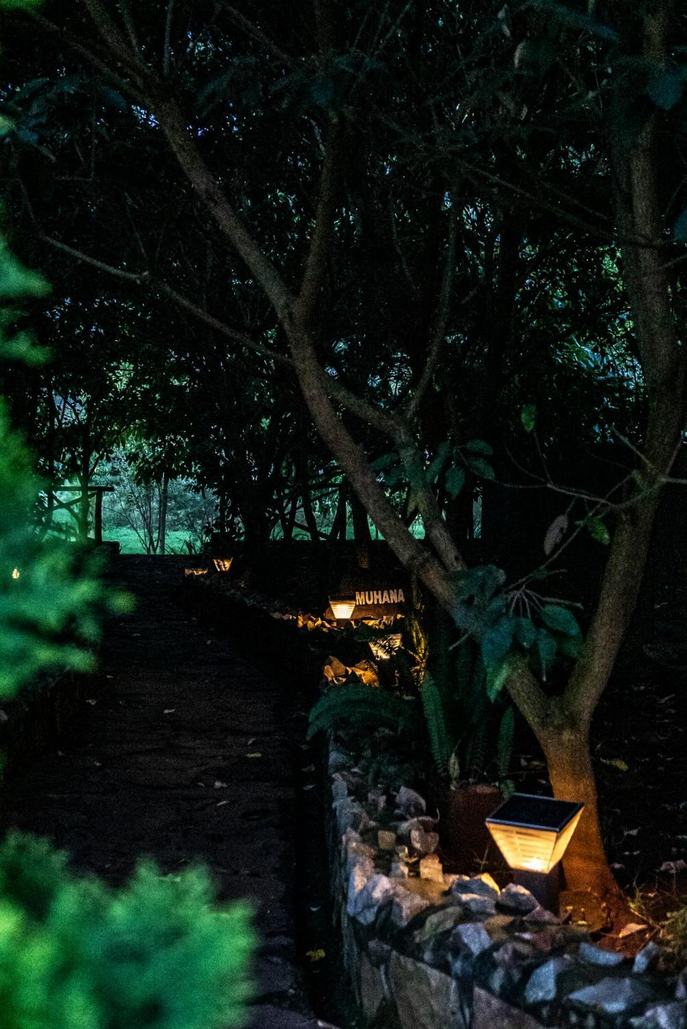 Akagera Transit Lodge Bagian luar foto